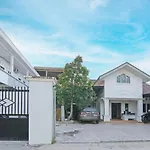 Oyo 91681 Raysa Homestay